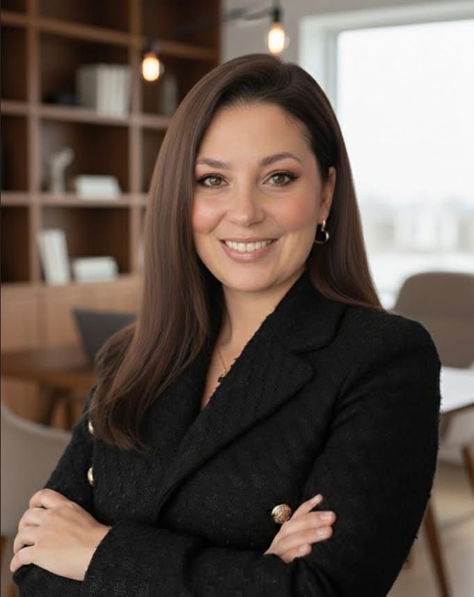 Nela — Gründerin von Strahlkraft40+